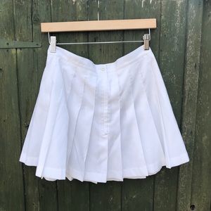 🍎 Vintage NIKE White Pleated Tennis Skirt 🍎 Best fits Small